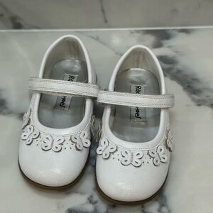 Rachel Kids White Butterfly Mary Jane Shoes